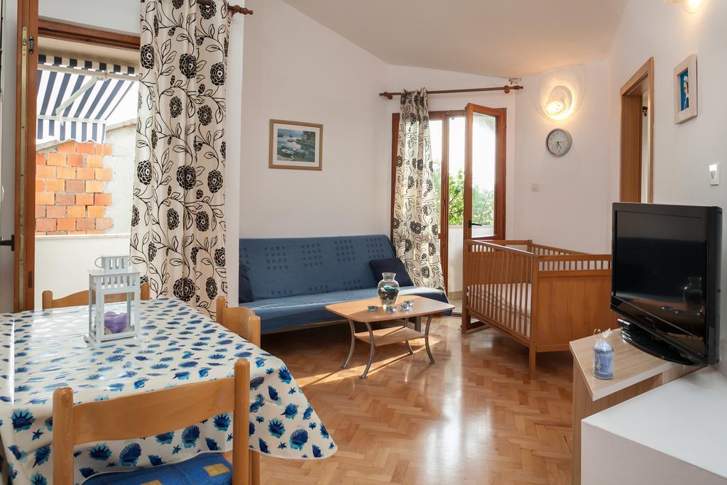 Kornelija 2 Daire Podgora Oda fotoğraf